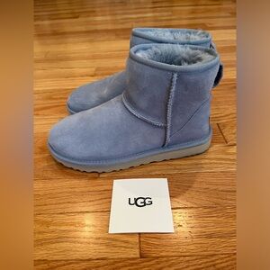 UGG Classic Mini ll Gray (FHA), Size 7 EXCELLENT CONDITION